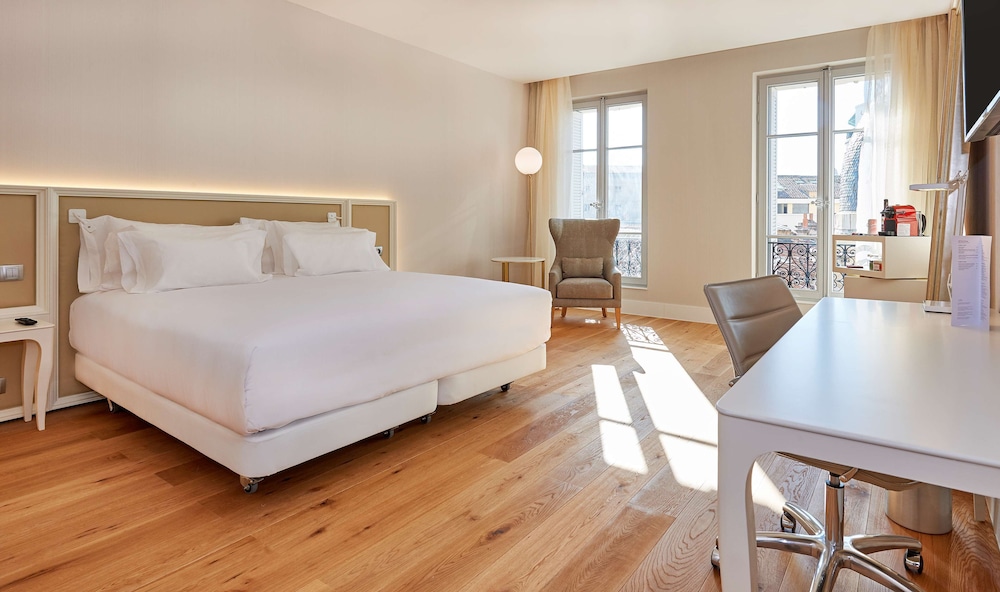 PREMIUM, WITH EXTRA BED