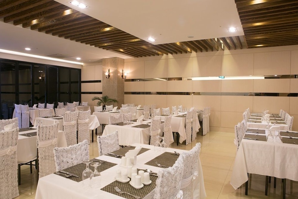 The Koryo Hotel 50/58