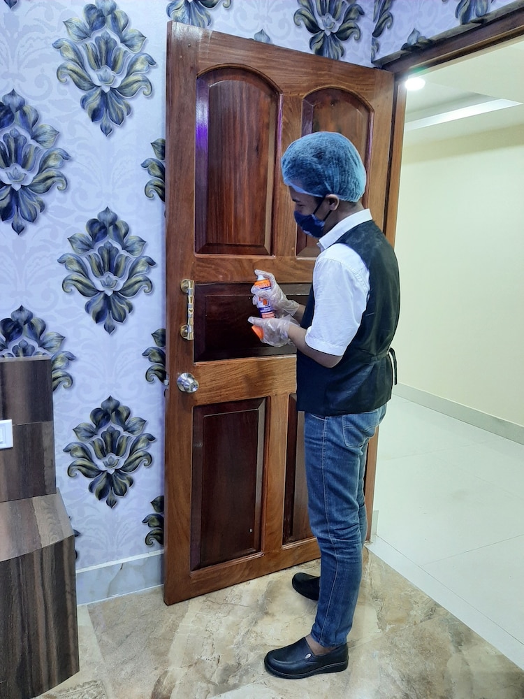 Gkm Grand Hotel 9/50