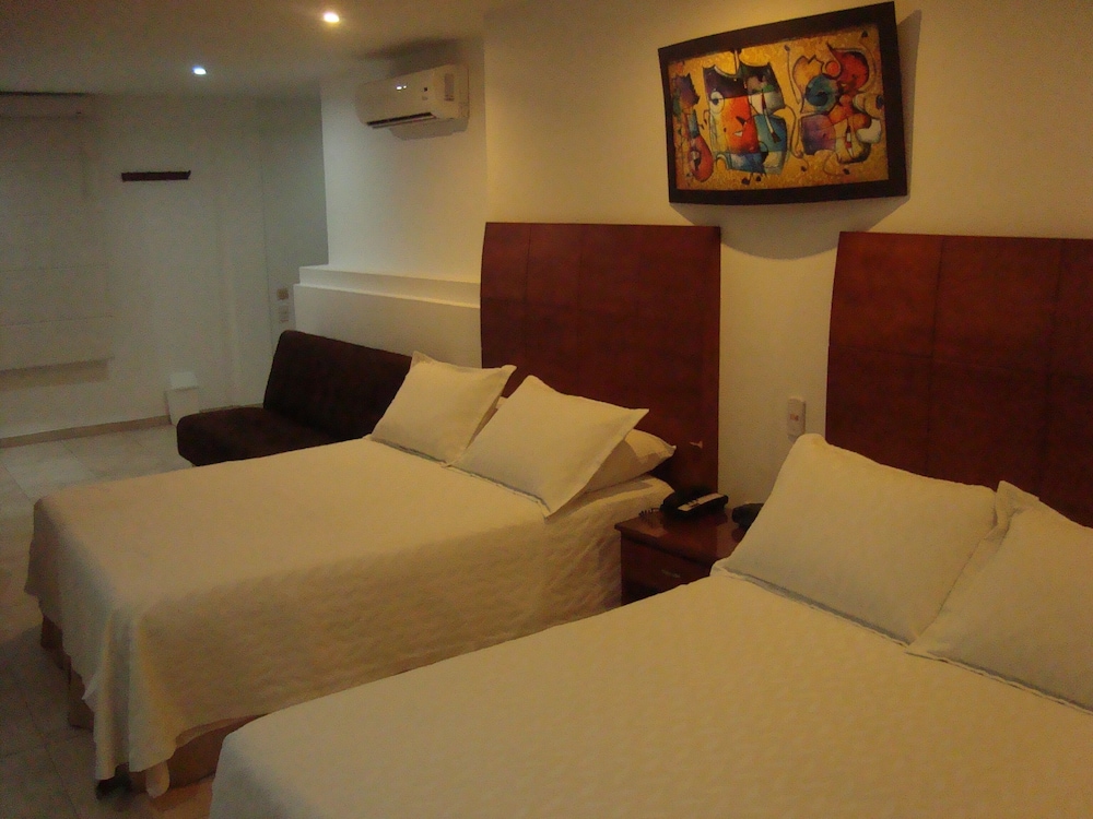 Coral Reef Hotel 7/58