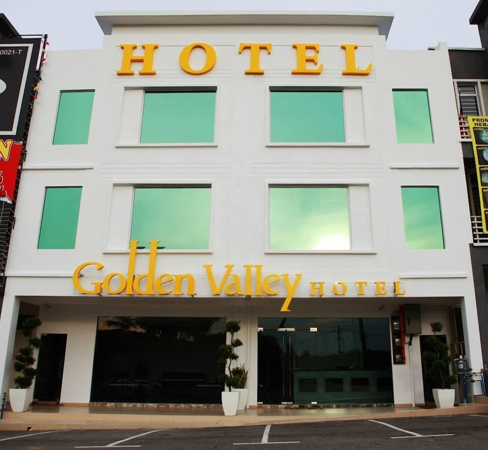 Golden Valley Hotel 3/46