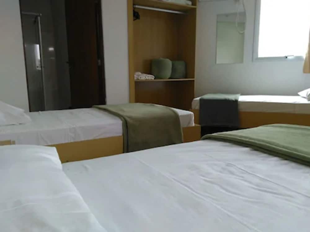 ROOM, TRIPLE