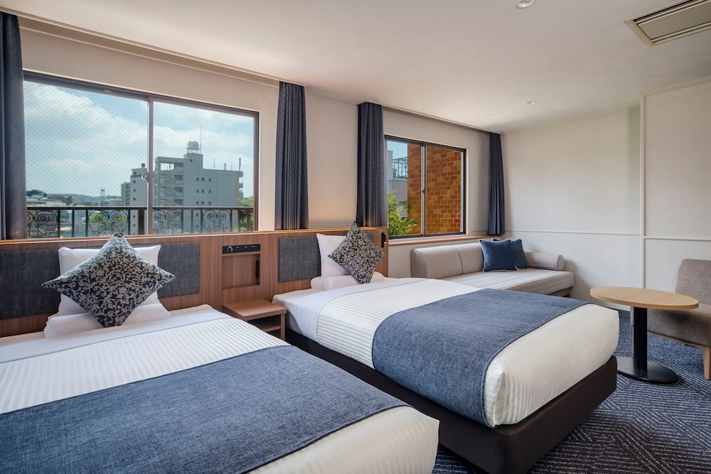 CENTRAL HOTEL SASEBO 18/50