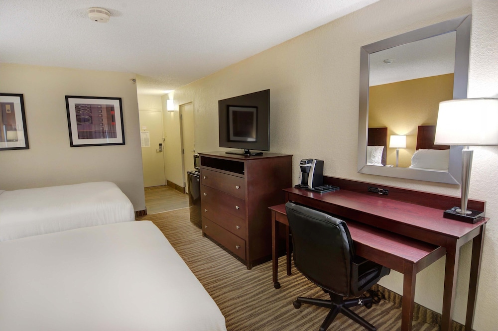 Holiday Inn St Petersburg N Clearwater 45/68