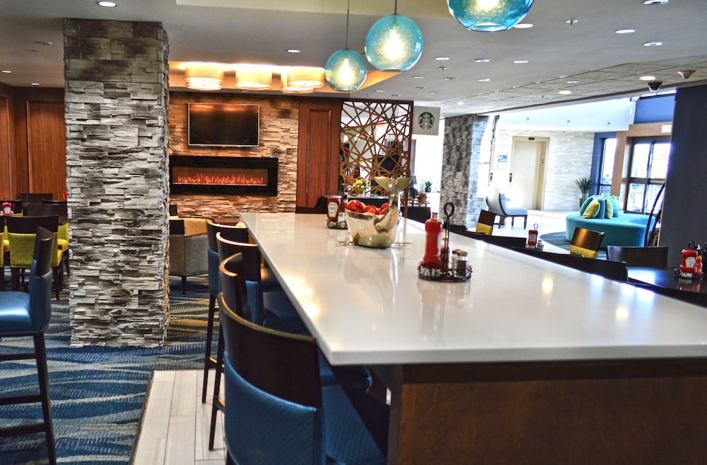 Holiday Inn & Suites Syracuse Airport - Liverpool 58/76