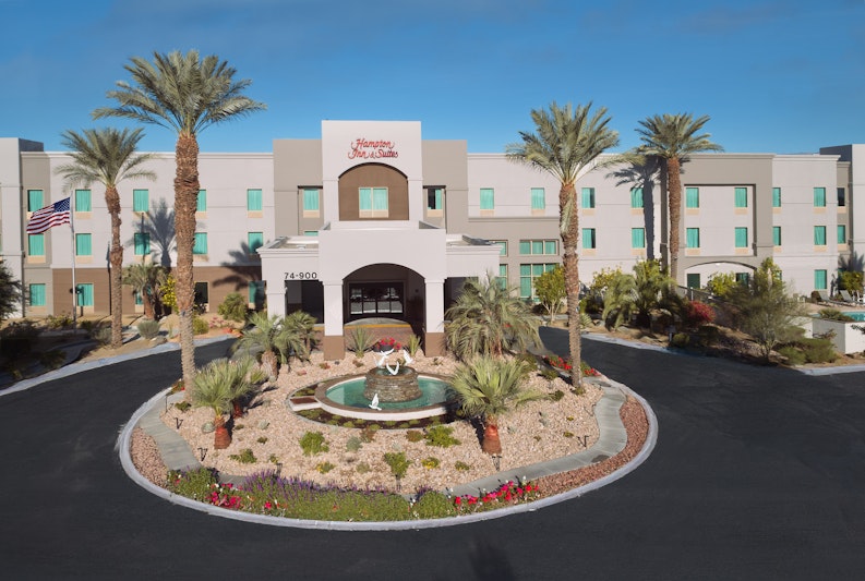 Hampton Inn & Suites Palm Desert 58/64