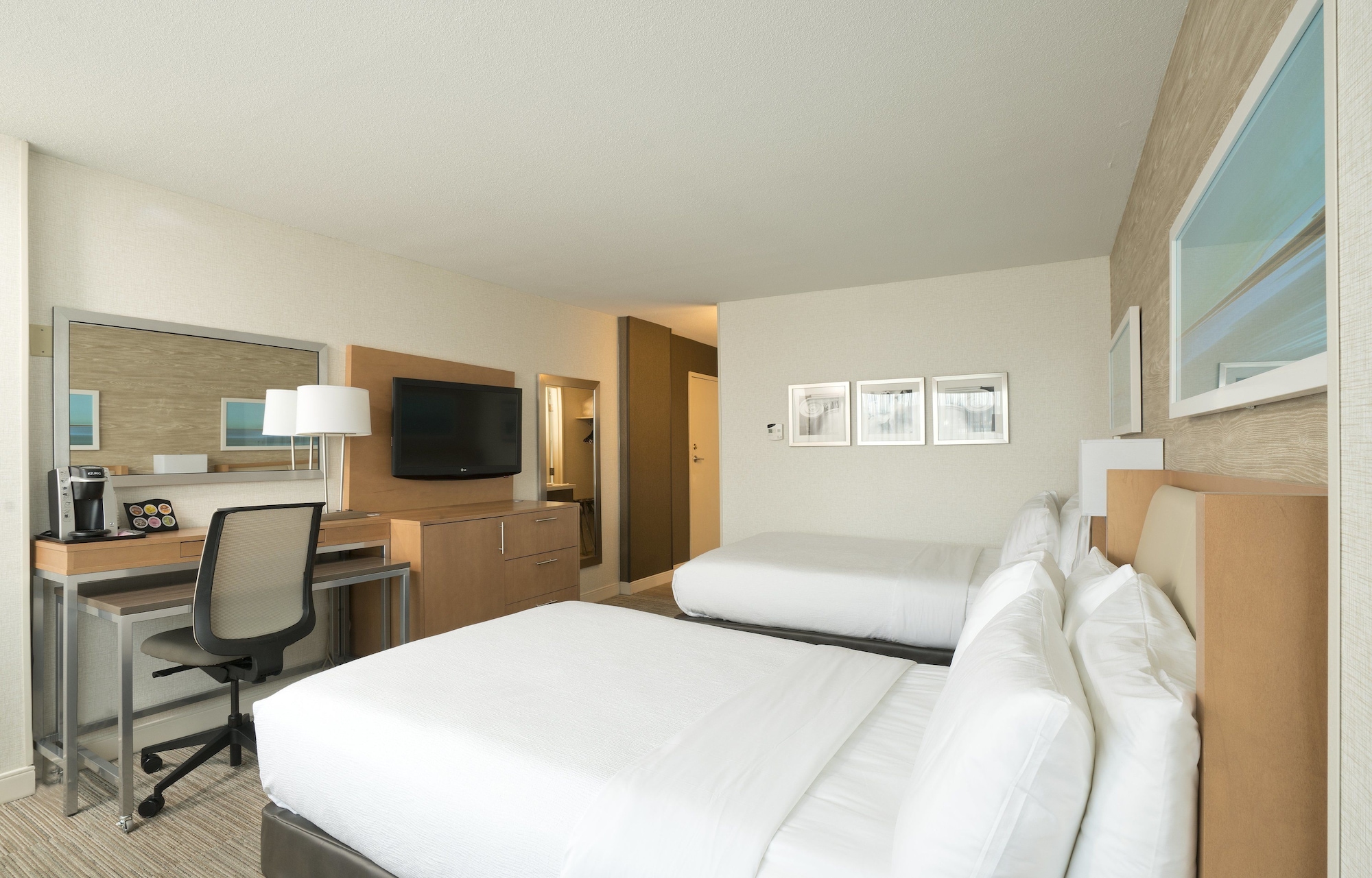غرفة قياسية بسريرين مزدوجين لذوي الإعاقة، Holiday Inn Washington Central/White House 2/4