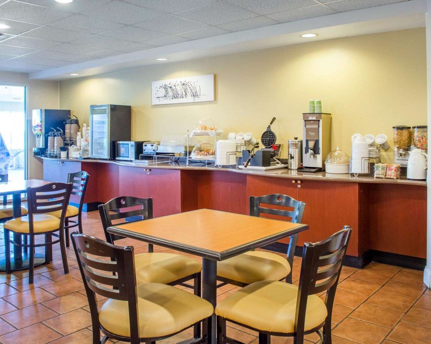Wingate by Wyndham Dublin Near Claytor Lake State Park 26/38