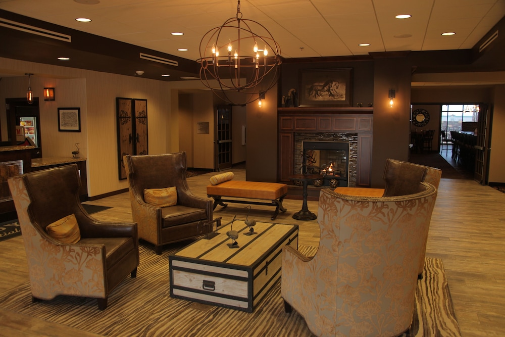 Teddy Apos S Residential Suites Watford City 33/56