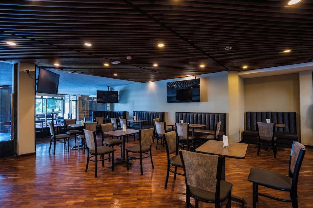 Conquistador Hotel And Conference Center 46/65