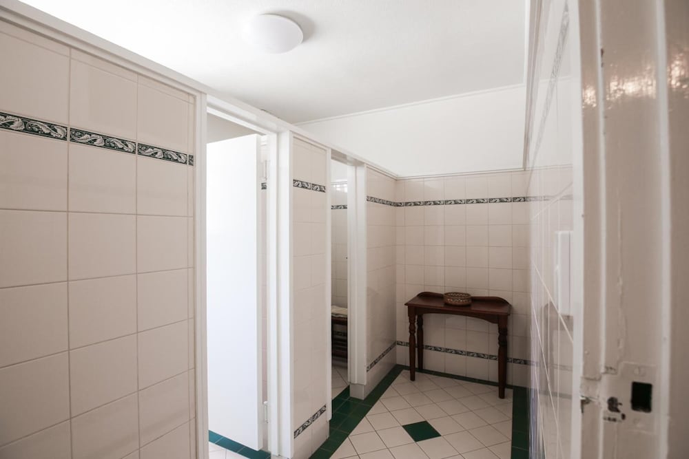 HOTEL GOSFORD 43/64