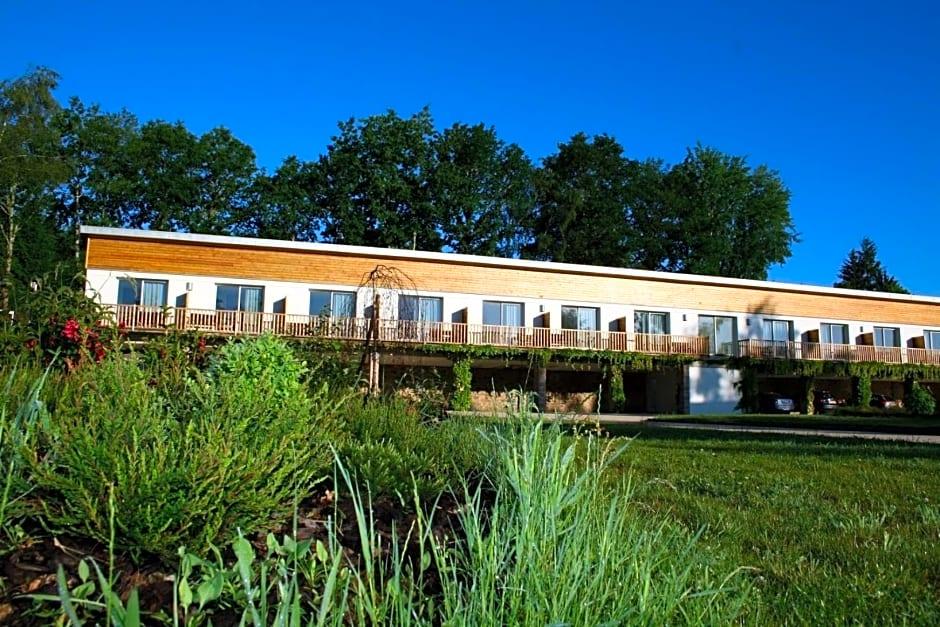 LOGIS HOTEL DU LAC 3/37