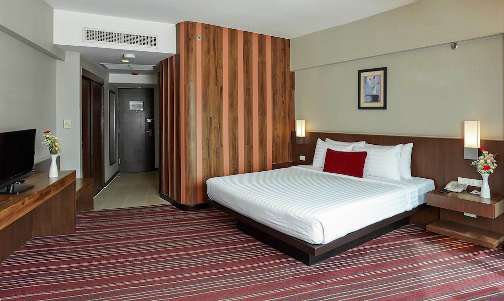 Deluxe Double Bed Sky Wing Room