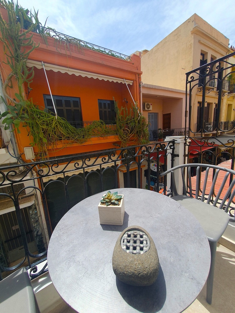 Metropolitan Pearl Boutique Hotel 30/38