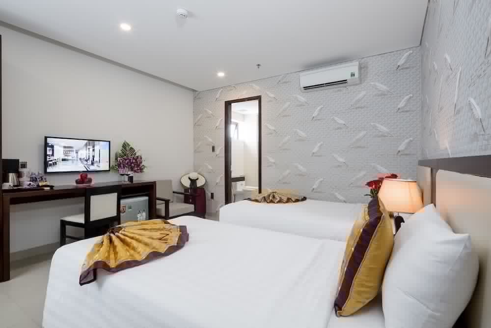 Bantique Hotel 8/30