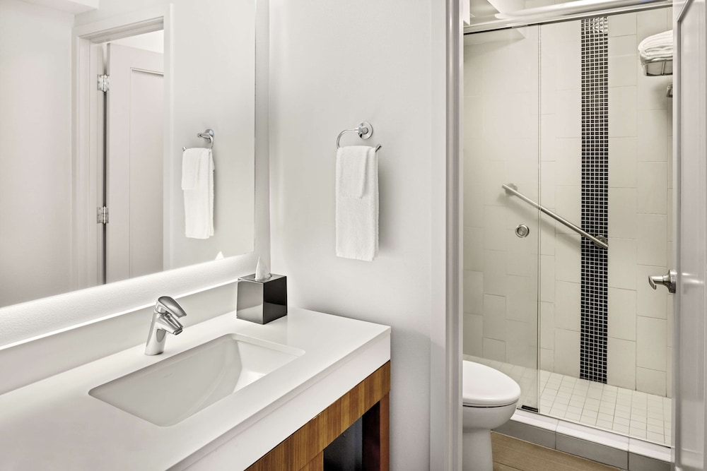 Hyatt Place Waikiki Beach 71/71