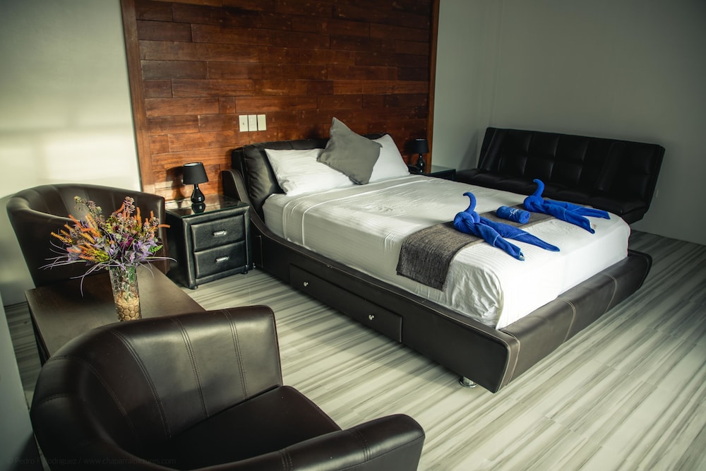 Stunning Republic Beach Resort 17/58