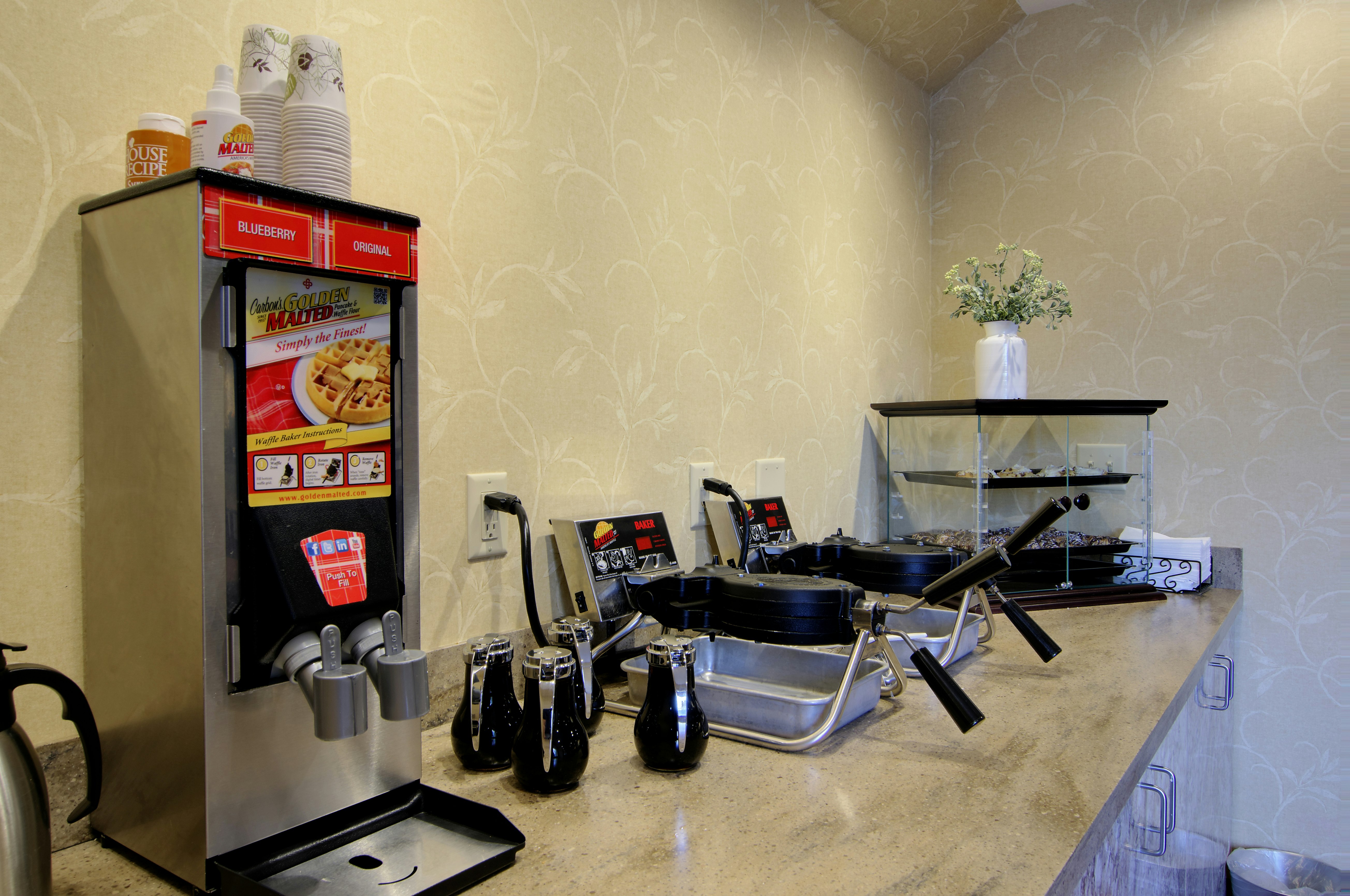 Phoenix Inn Suites South Salem 24/57