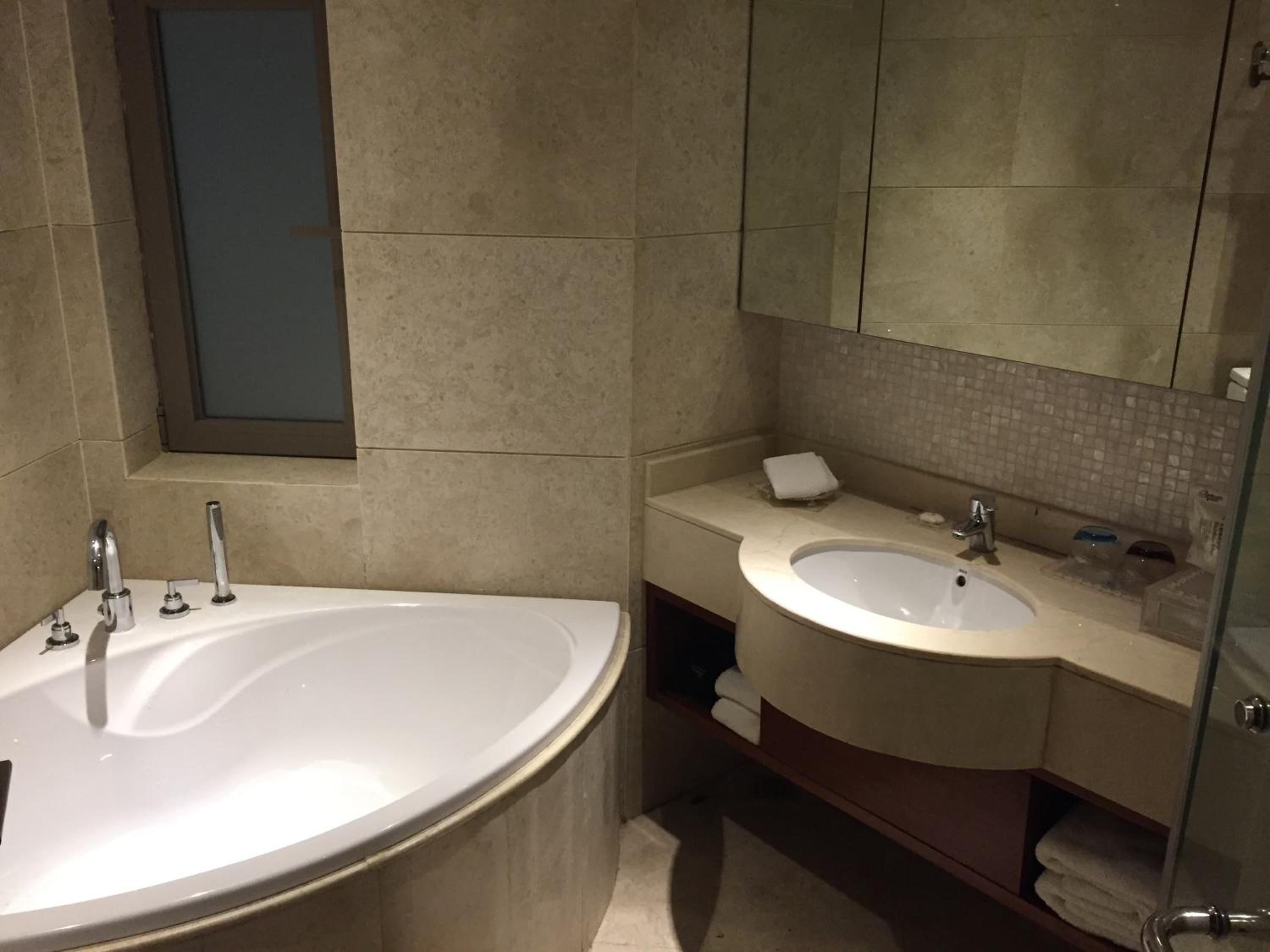 sanya seacube holiday hotel