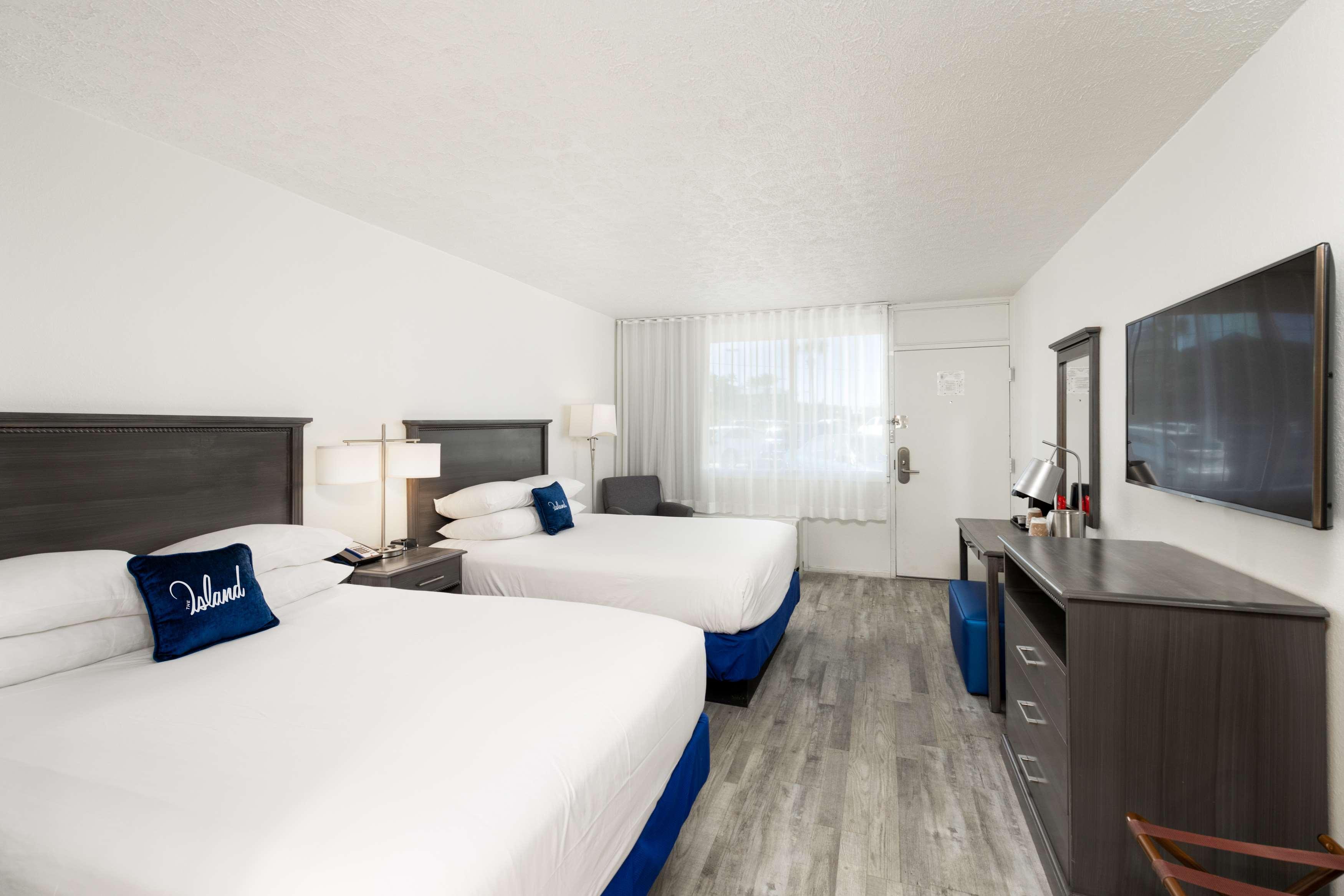 STANDARD, 2 QUEEN BEDS, ACCESSIBLE