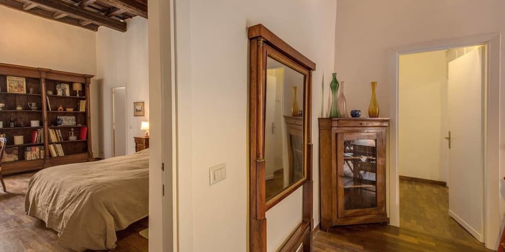 Passetto at Borgo Pio 7/25