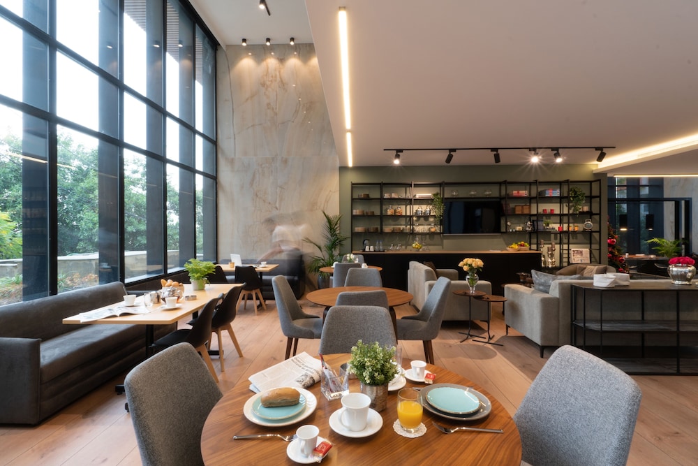 Votre Hotel 45/68