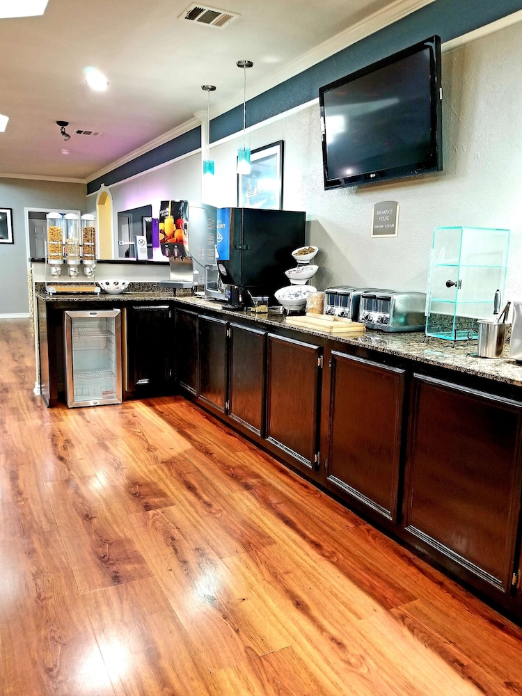 Best Western Post Oak Inn 29/37