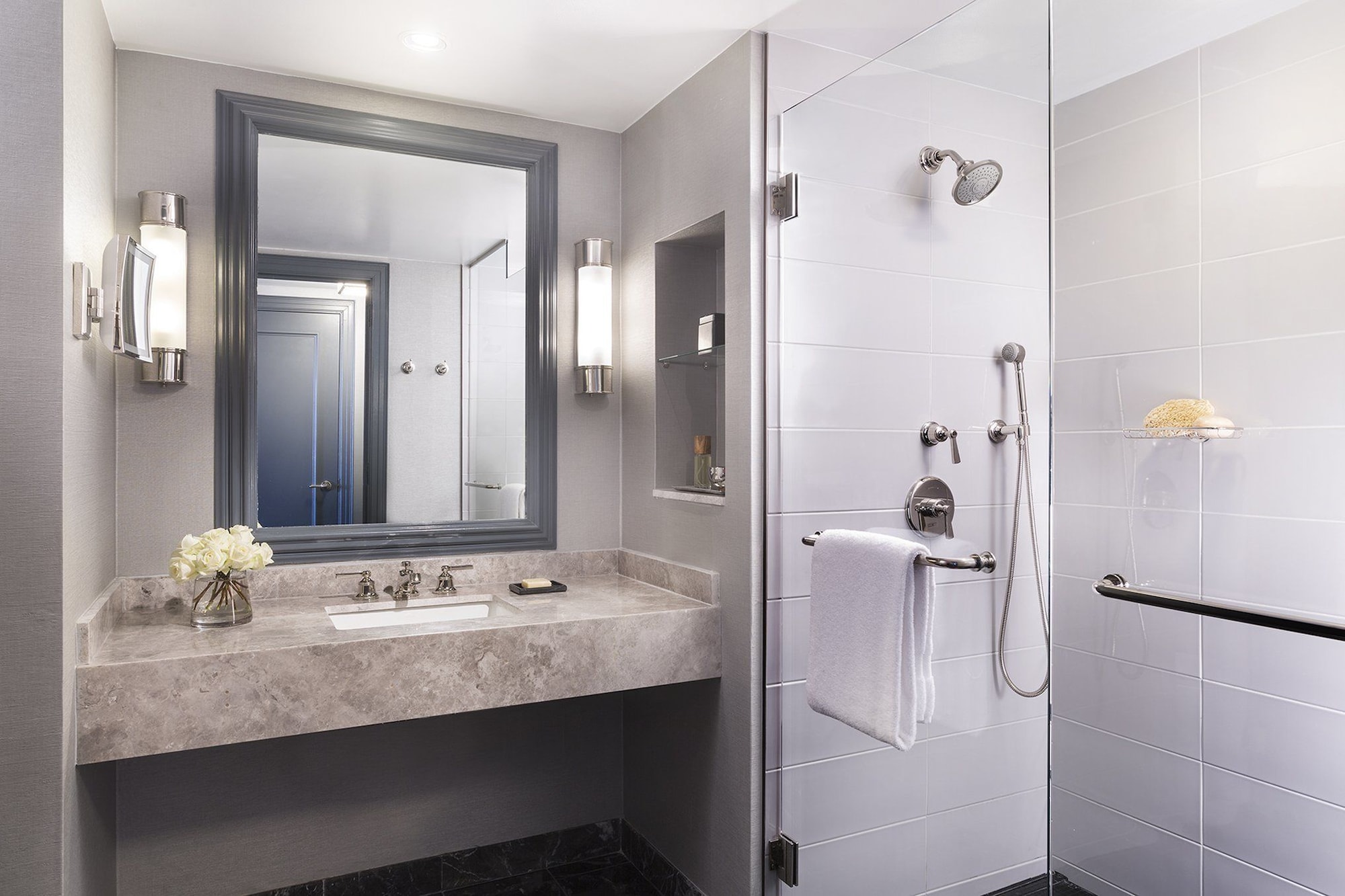 Midtown, Suite, King Bed, Four Seasons Hotel Atlanta 3/3