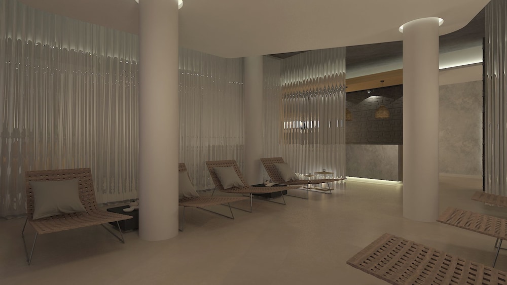 Lalila Blue Suites 53/73