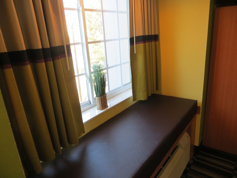 Microtel Inn Suites By Wyndham Stockbridge Atlanta I 75 28/58