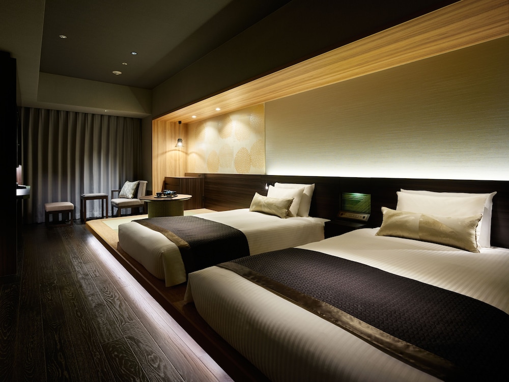 DELUXE, 2 BEDS