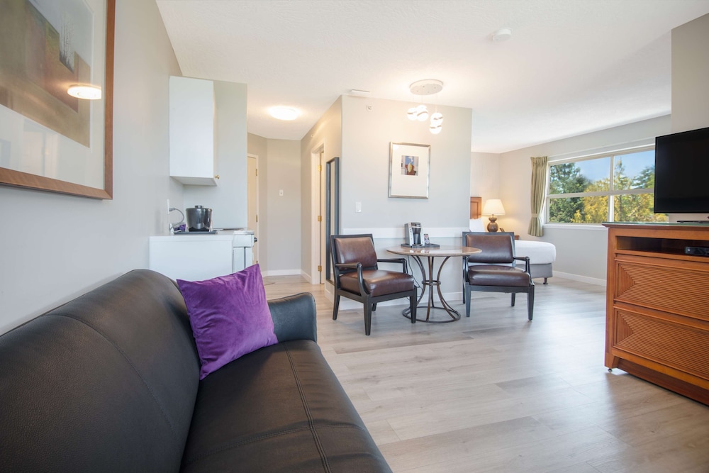 Coast Parksville Hotel 26/50