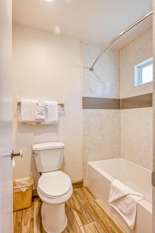 جناح بسرير كينج، Vagabond Inn San Luis Obispo 3/4
