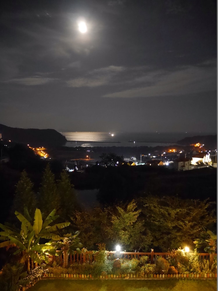 Namhae German Village Neuhaus in Korea 44/53