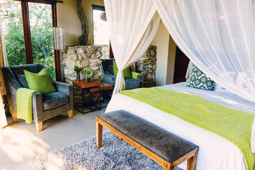 MOSAIC Lagoon Lodge 10/50