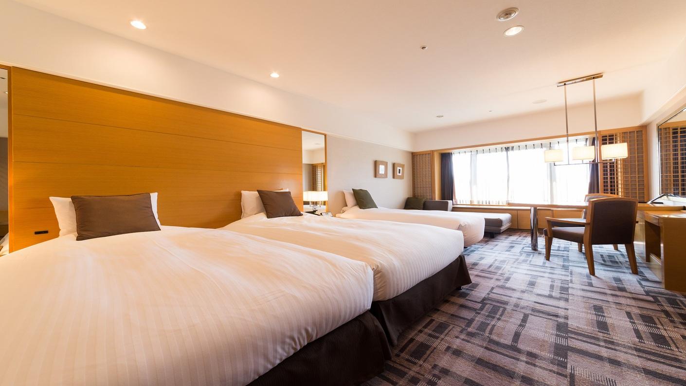 Luxury, Triple, East View