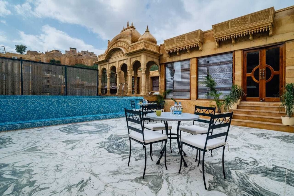 Hotel Grand Khalifa 44/50