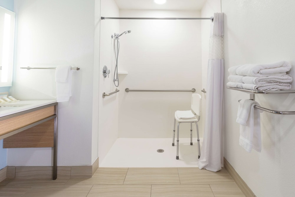HILTON GARDEN INN ST. AUGUSTINE BEACH 20/55
