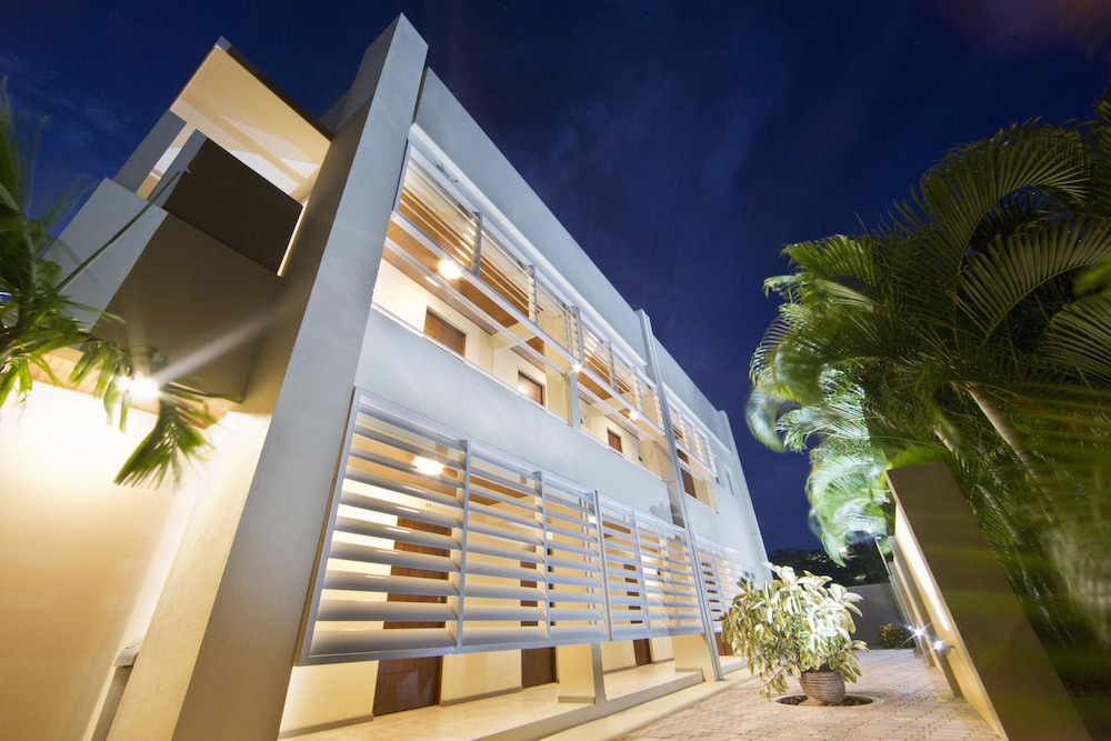 Costa Esmeralda Village 1/50