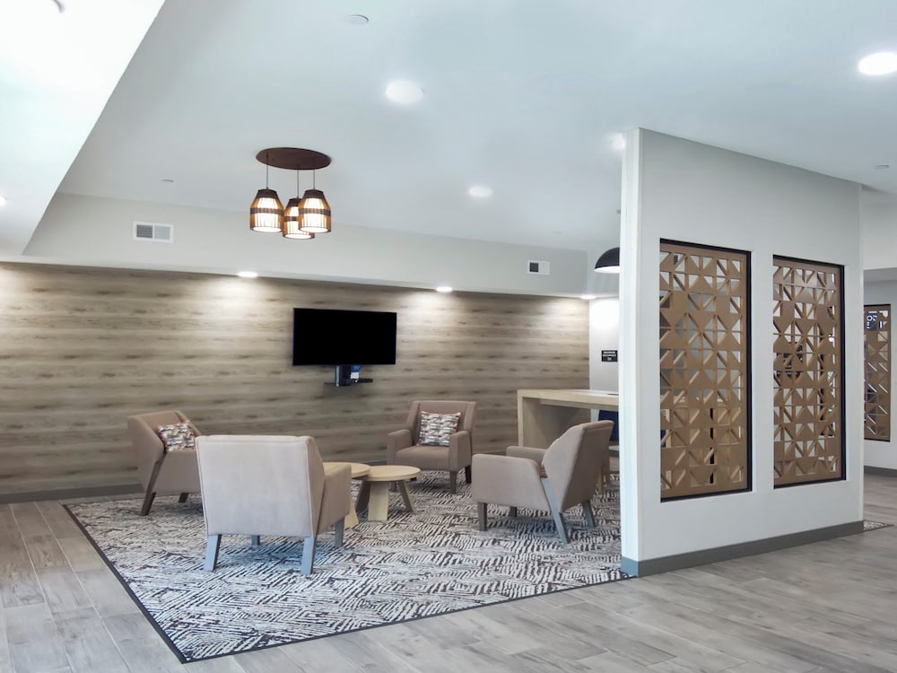 Candlewood Suites Avondale-New Orleans 35/42
