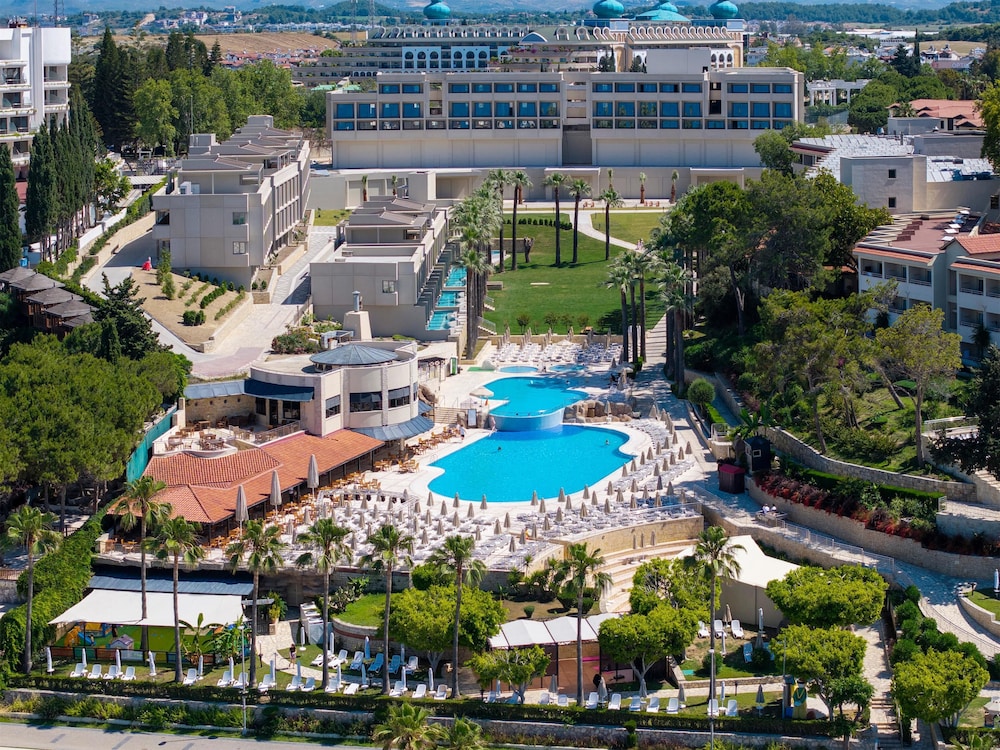 Melas Holiday Village 7/71