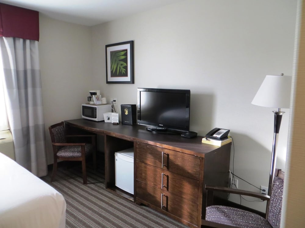Super 8 By Wyndham Saskatoon Near Downtown 38/46