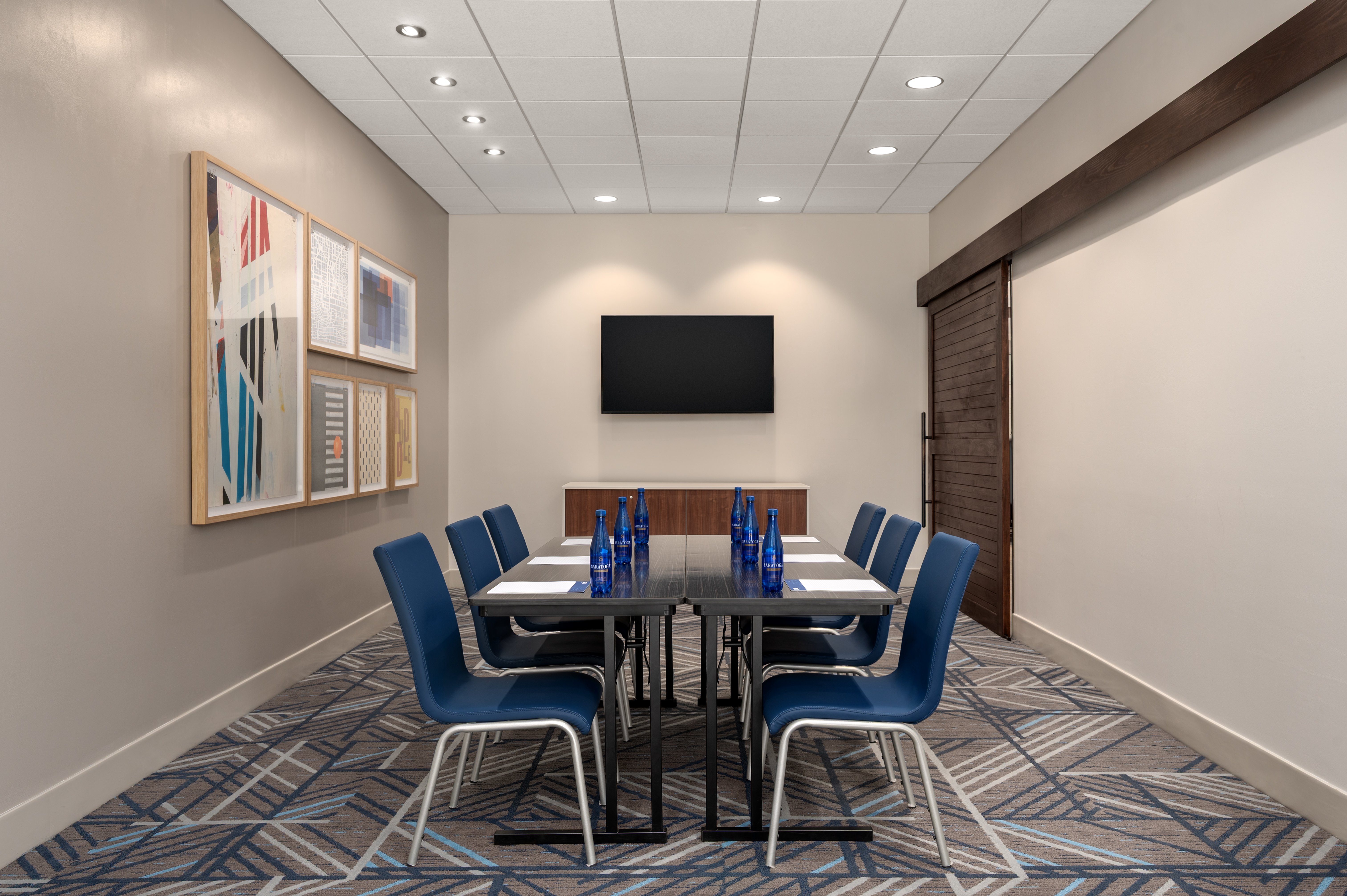 Holiday Inn Express & Suites Queensbury - Lake George Area 63/71