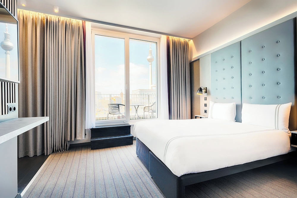 Premier Inn Berlin Alexanderplatz Hotel 14/53