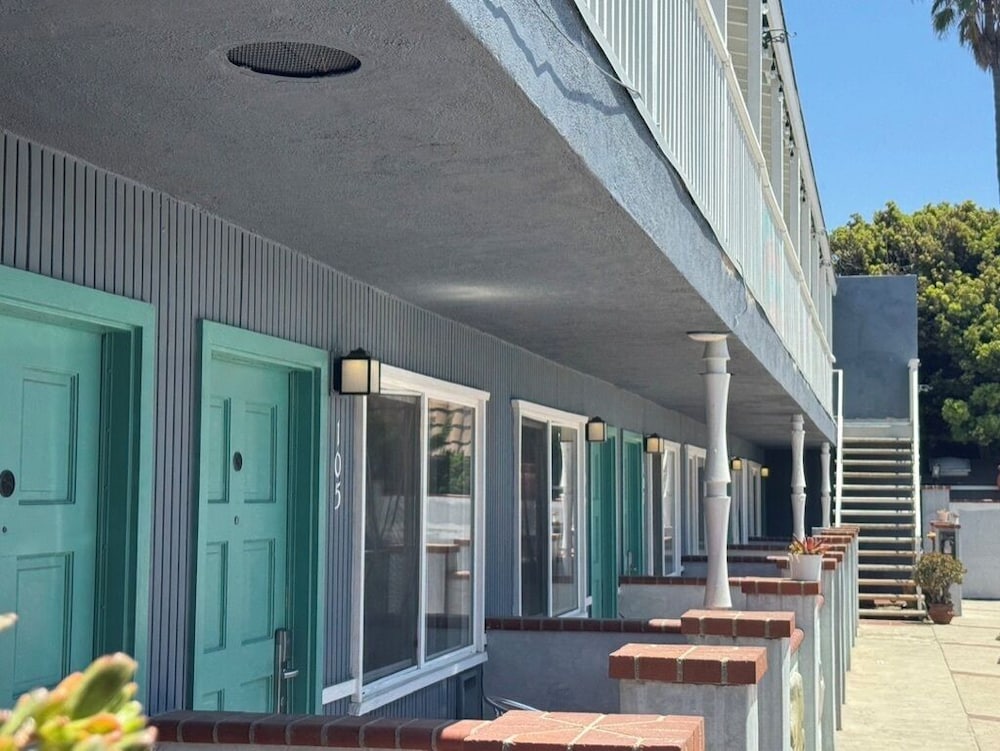 Shores Inn 2/50