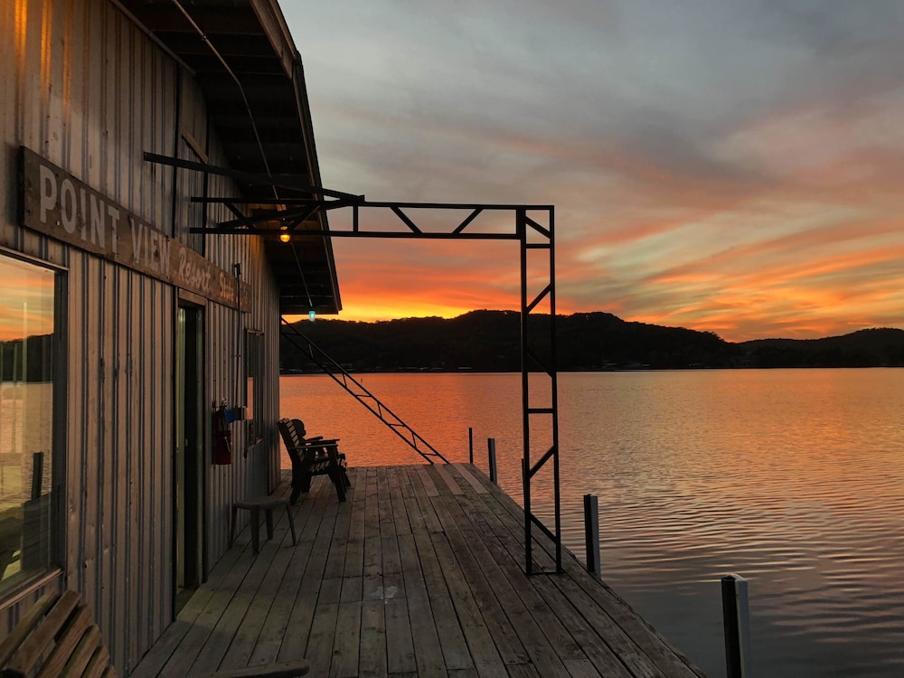 Point View Resort 59/73