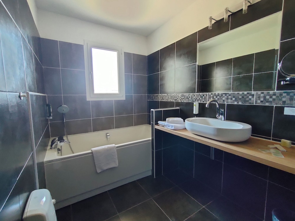 AUBERGE COTE JARDIN 55/56