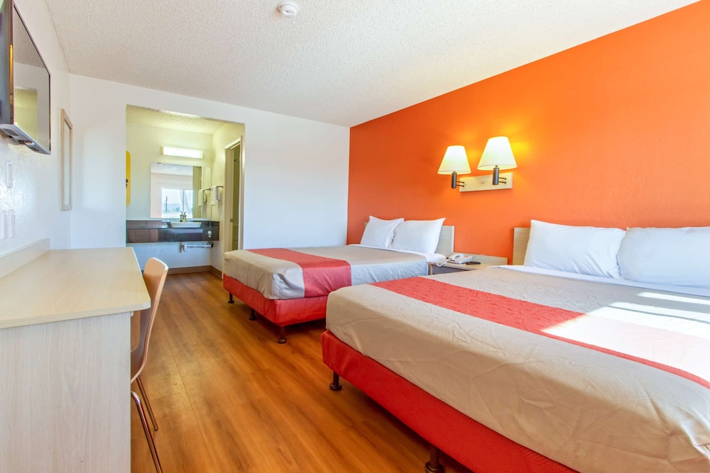 Motel6 Phoenix, AZ - Airport - 24th Street 20/39