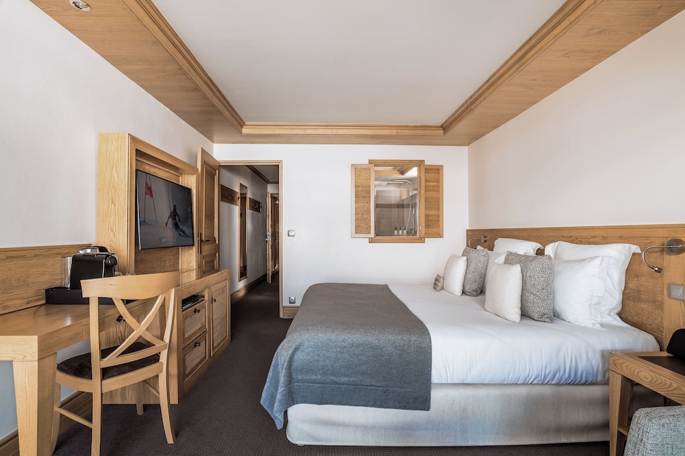 Saulire, King Bed