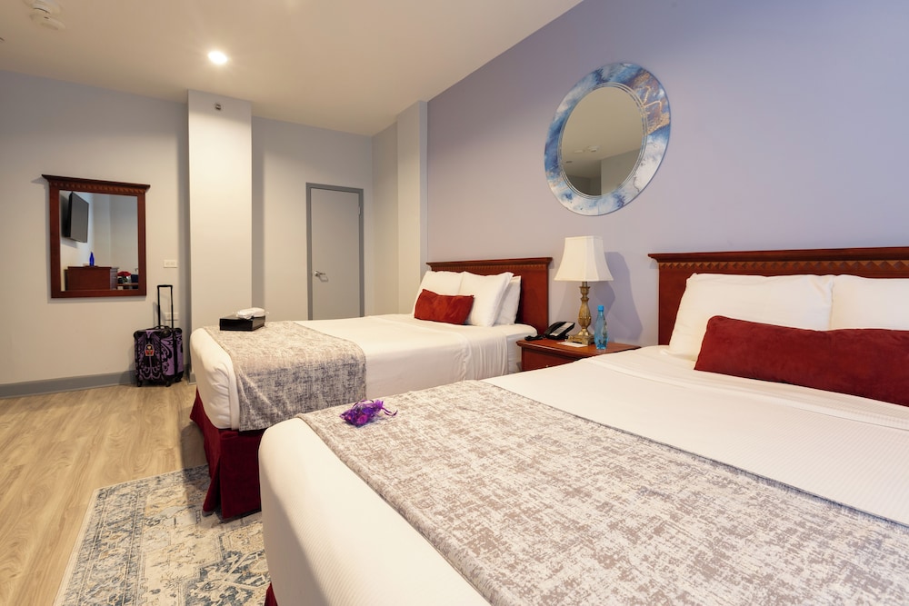STANDARD, 2 QUEEN BEDS